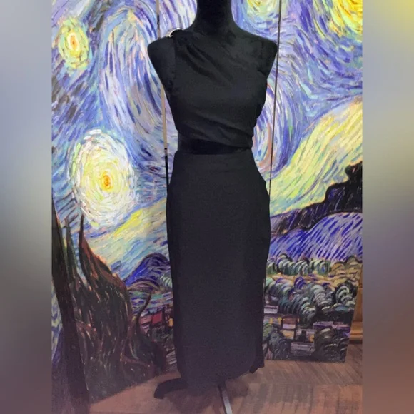 Zara small black gown with slit on tummy - Picture 2 of 6